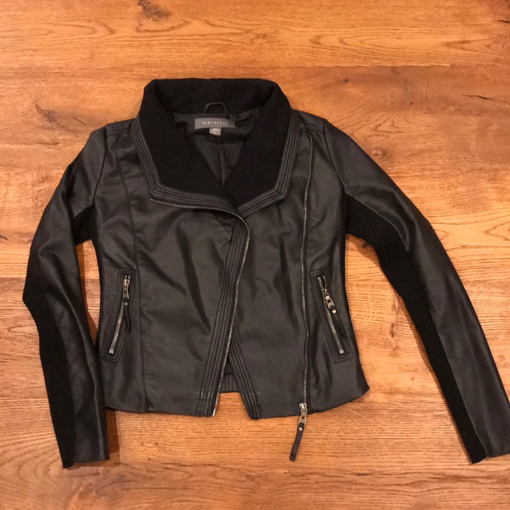 Suzy Shier Faux Leather Jacket wKnit Trim, szS